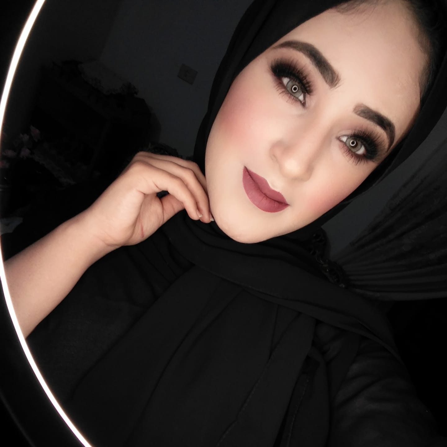 غلاف Aya habeb makeup artist
