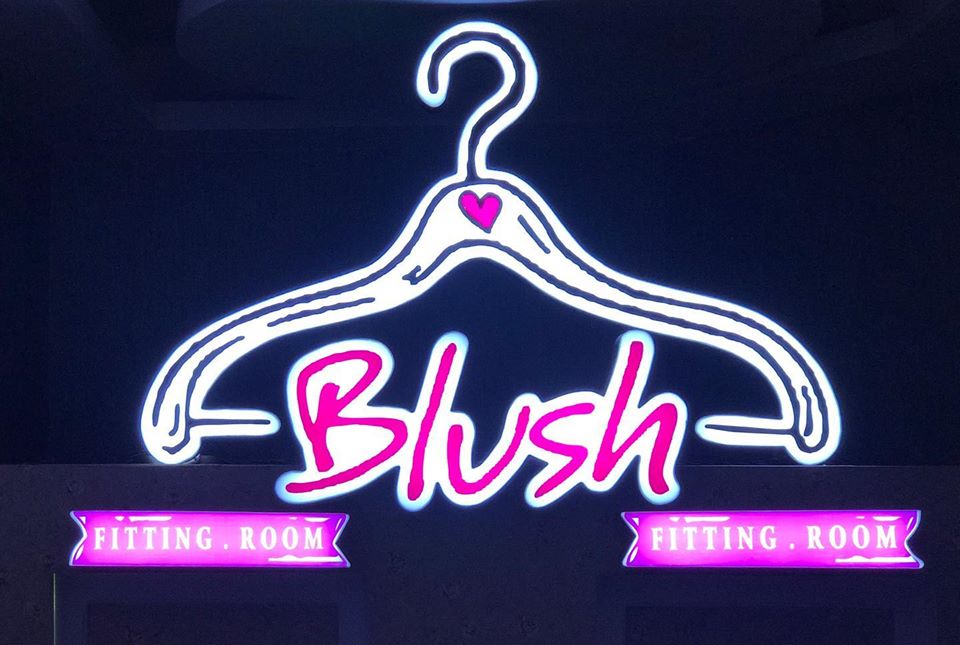 غلاف Blush Outlet Store